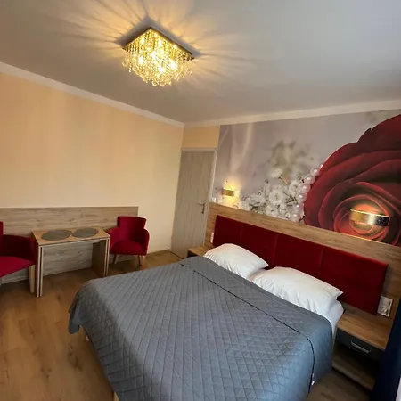 Gosciniec Pod Polna Roza 2 ミエンジズドロイェ