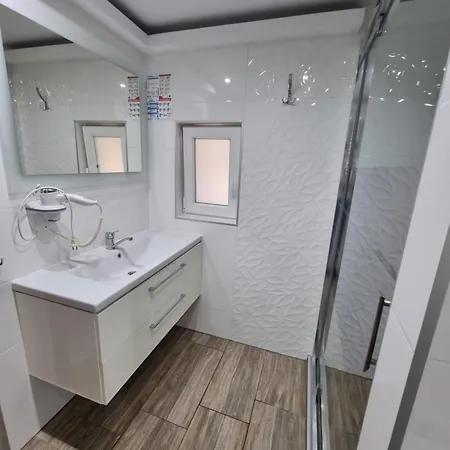 Gosciniec Pod Polna Roza 2 3*