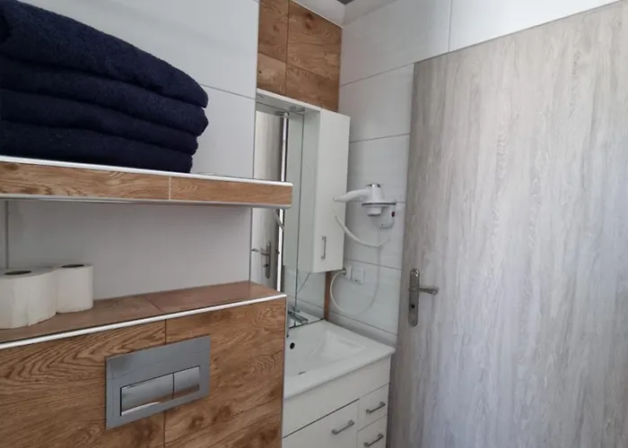 Pod Polną Różą 2 3*